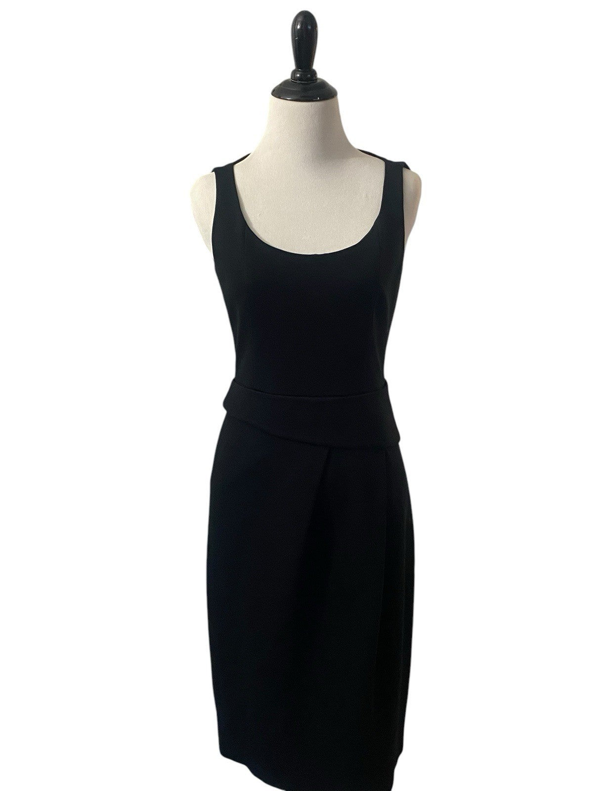 Akris Punto Black Stunning Fit Peplum Waisted Knew Length w/Right Pocket Small